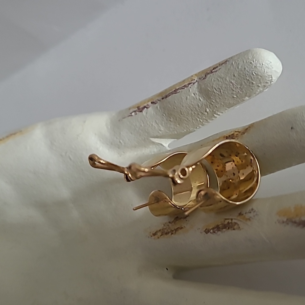 Vintage Monet Earrings - Picture 5 of 7